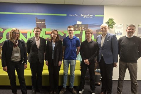 Studencki Projekt Badawczy Instytut Elektroenergetyki W i Schneider Electric