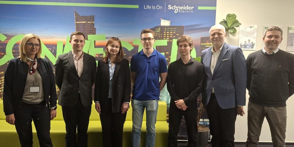 Studencki Projekt Badawczy Instytut Elektroenergetyki W i Schneider Electric